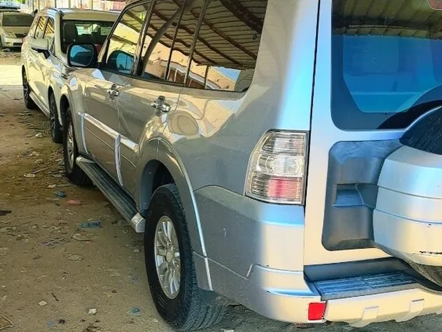 Photo of 2010 Mitsubishi Pajero GLS