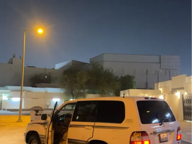 صورة 2007 تويوتا لاند كروزر VXR