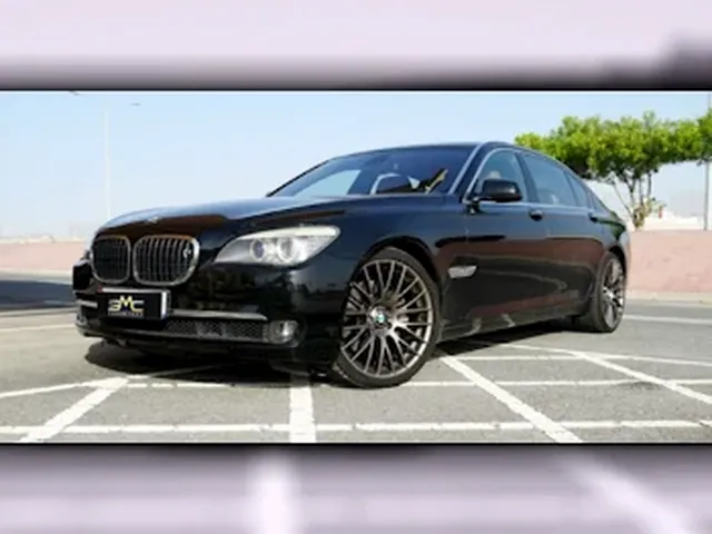 صورة 2011 بي إم دبليو الفئة السابعة 750Li