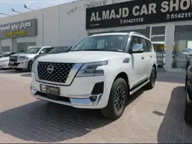 صورة 2023 نيسان باترول بلاتينيوم