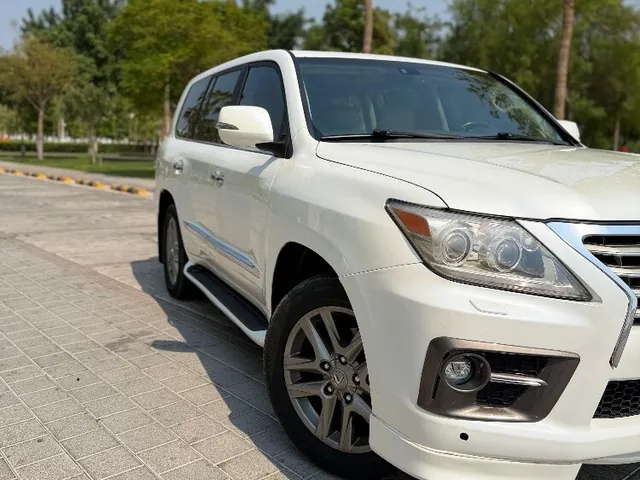 صورة 2009 لكزس LX 570
