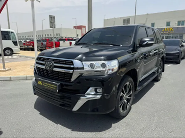 صورة 2021 تويوتا لاند كروزر VXR
