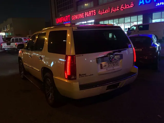 صورة 2007 كاديلاك إسكاليد ليميتد
