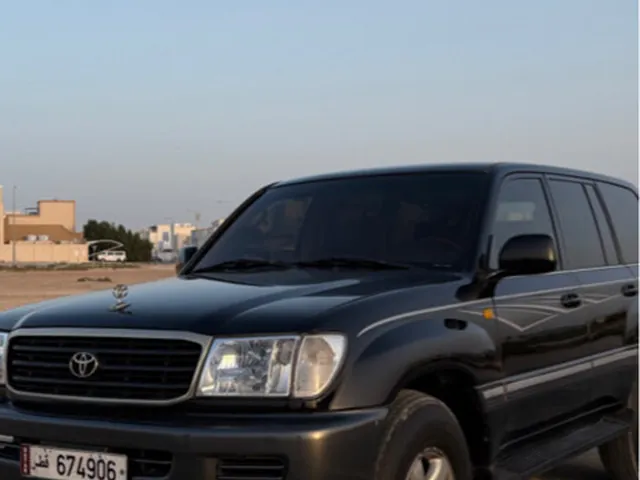 Photo of 2002 Toyota Land Cruiser VXR