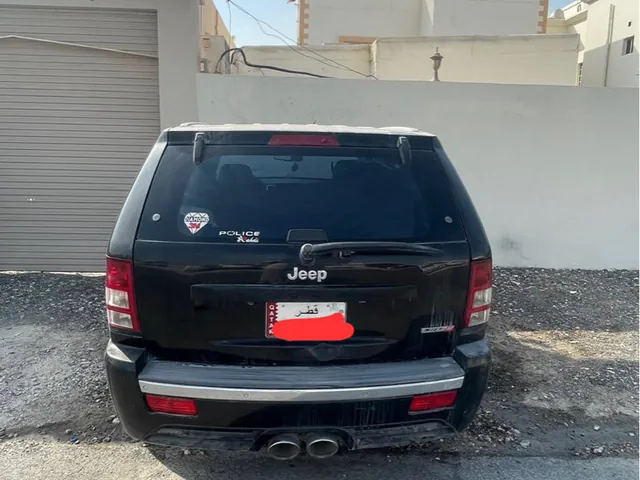 صورة 2009 جيب جراند شيروكي SRT