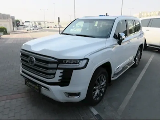 صورة 2025 تويوتا لاند كروزر VXR