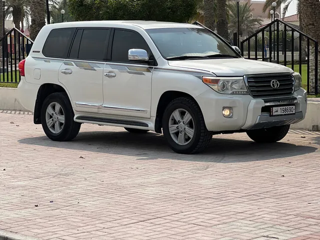Photo of 2013 Toyota Land Cruiser GXR