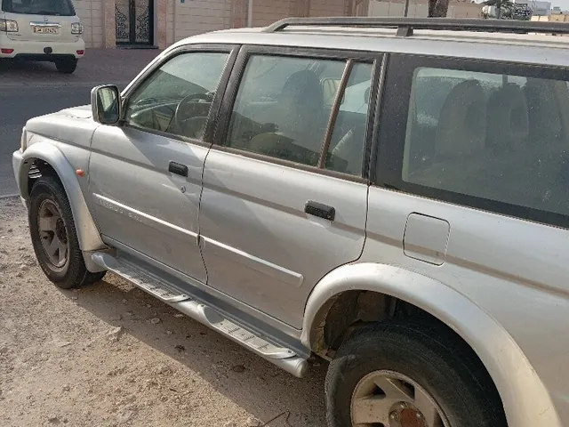 صورة 2004 ميتسوبيشي ناتيفا