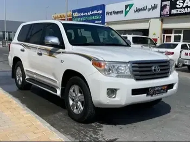 صورة 2015 تويوتا لاند كروزر VXR