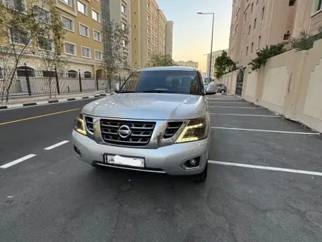 صورة 2015 نيسان باترول SE