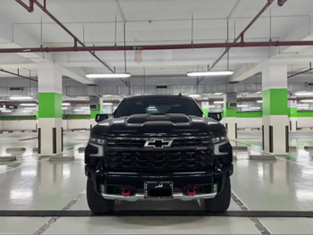 Photo of 2023 Chevrolet Silverado ZR2