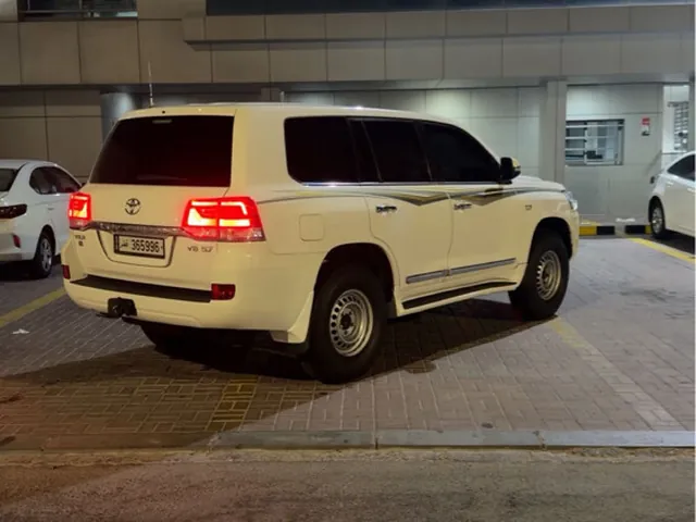 Photo of 2017 Toyota Land Cruiser VXR