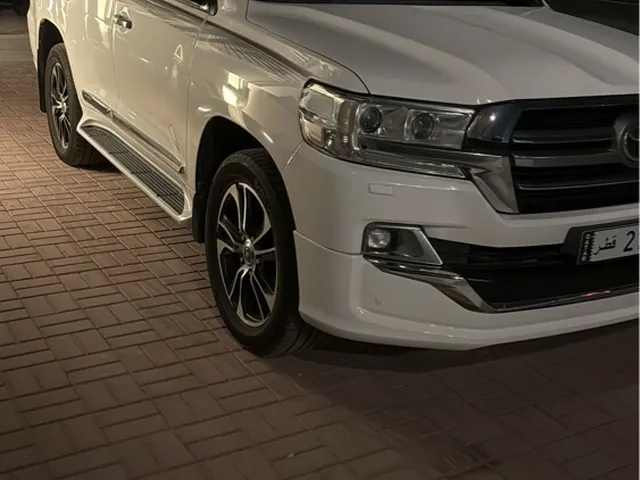 صورة 2019 تويوتا لاند كروزر GXR