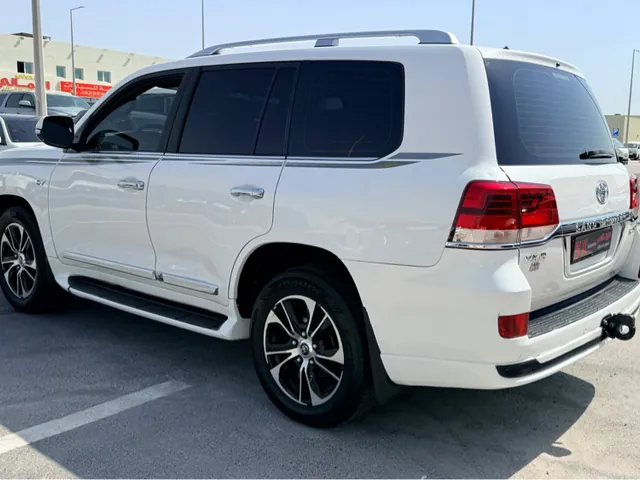 Photo of 2019 Toyota Land Cruiser VXR