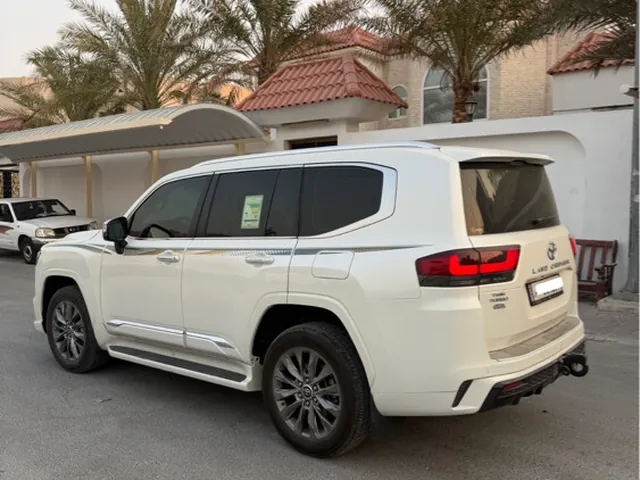 Photo of 2024 Toyota Land Cruiser VXR