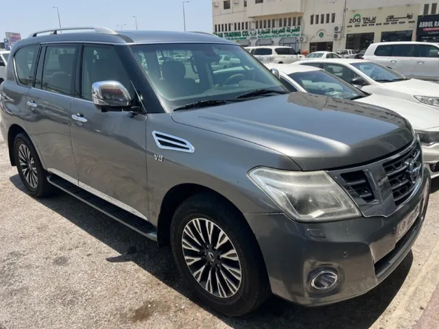 صورة 2014 نيسان باترول بلاتينيوم