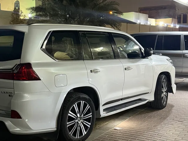 Photo of 2018 Lexus LX 570 S