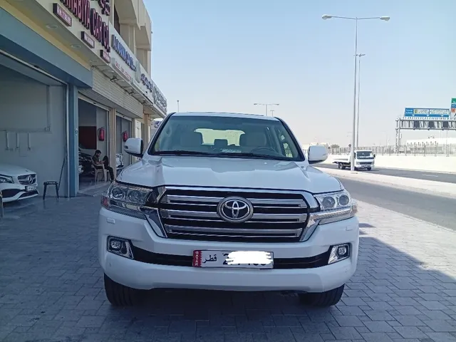صورة 2017 تويوتا لاند كروزر GXR