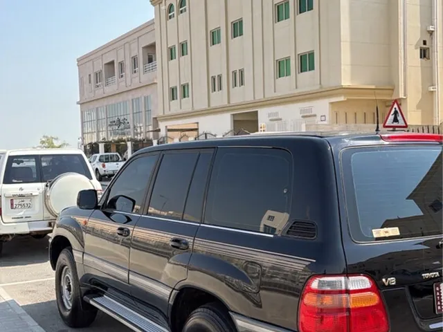 Photo of 1998 Toyota Land Cruiser VXR