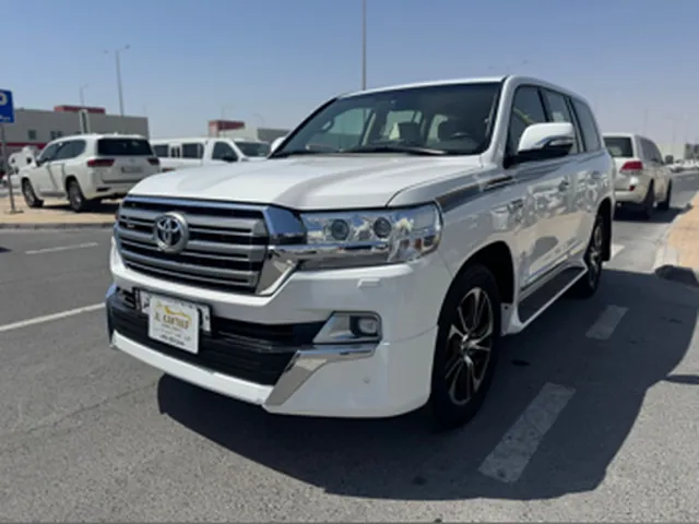 صورة 2021 تويوتا لاند كروزر VXR