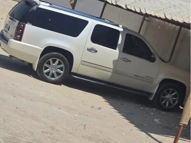 صورة 2010 جي إم سي يوكون دينالي