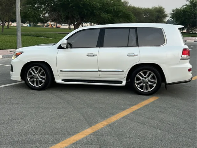 Photo of 2013 Lexus LX 570 S