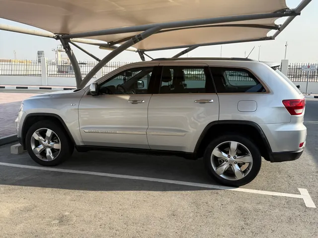 Photo of 2012 Jeep Grand Cherokee Limited
