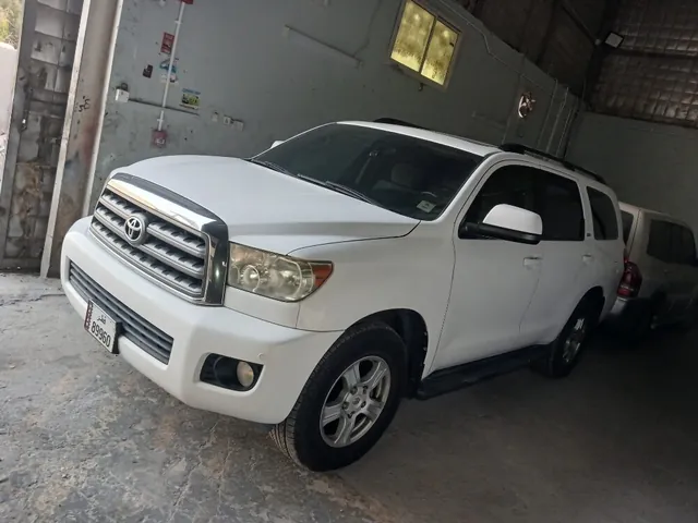 Photo of 2014 Toyota Sequoia Limited