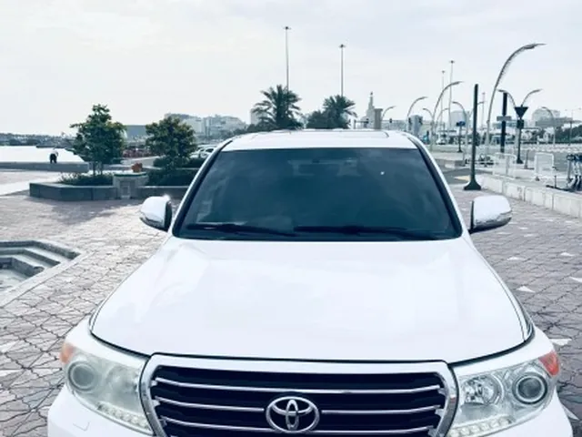 صورة 2014 تويوتا لاند كروزر GXR Limited