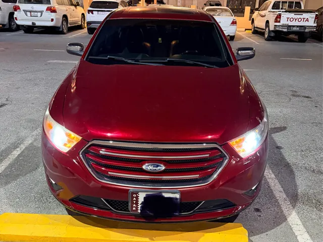 Photo of 2013 Ford Taurus Limited