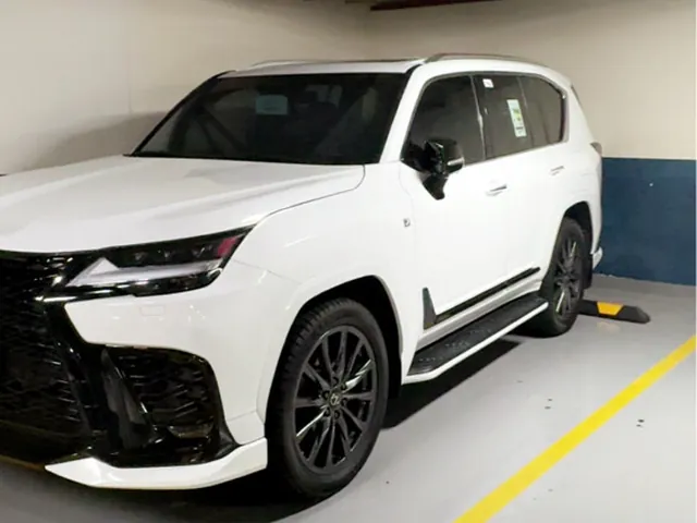 Photo of 2024 Lexus LX 600