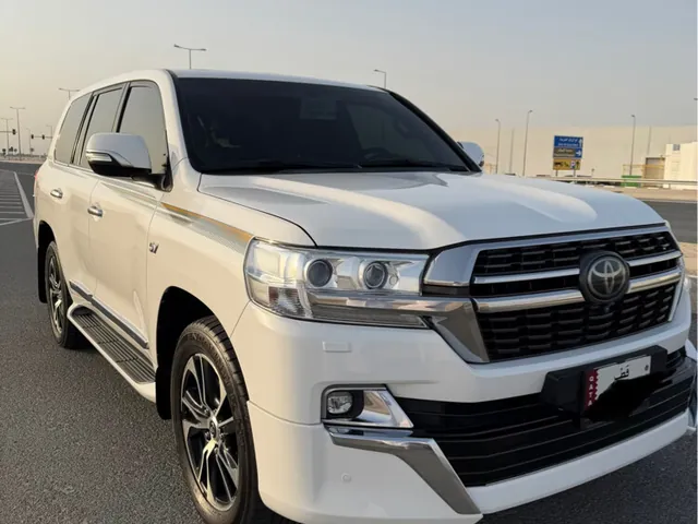 صورة 2021 تويوتا لاند كروزر VXR