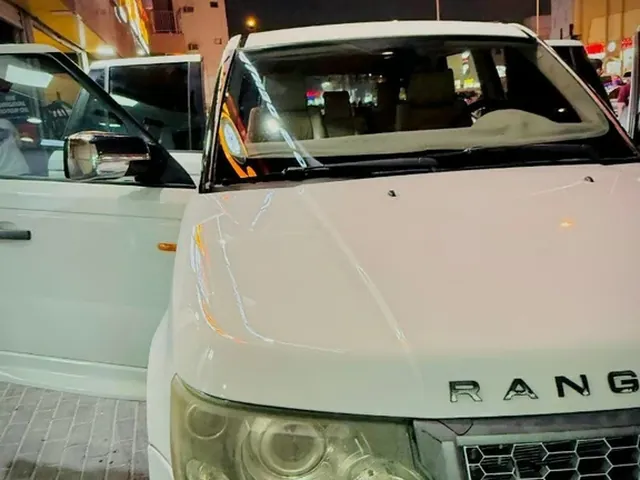 صورة 2008 رنج روڤر سبورت HST
