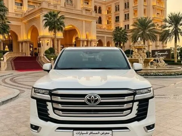 صورة 2022 تويوتا لاند كروزر GXR