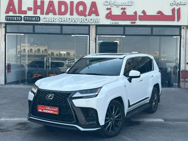 صورة 2023 لكزس LX 600