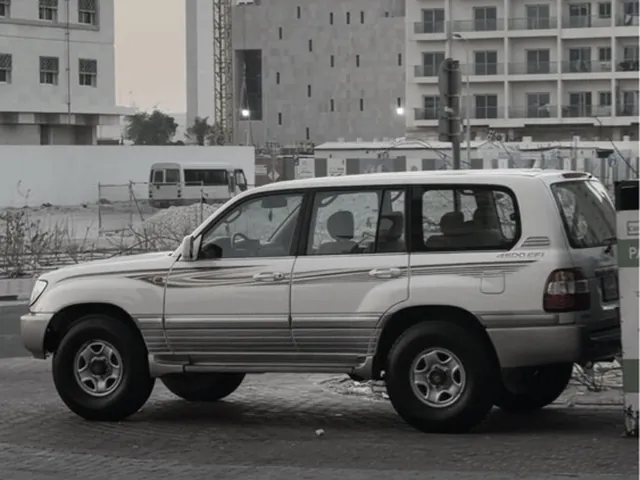صورة 2003 تويوتا لاند كروزر GX