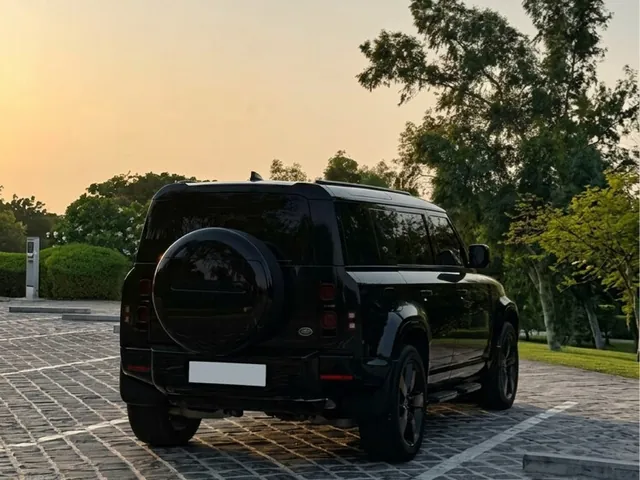 Photo of 2023 Land Rover Defender 110 HSE