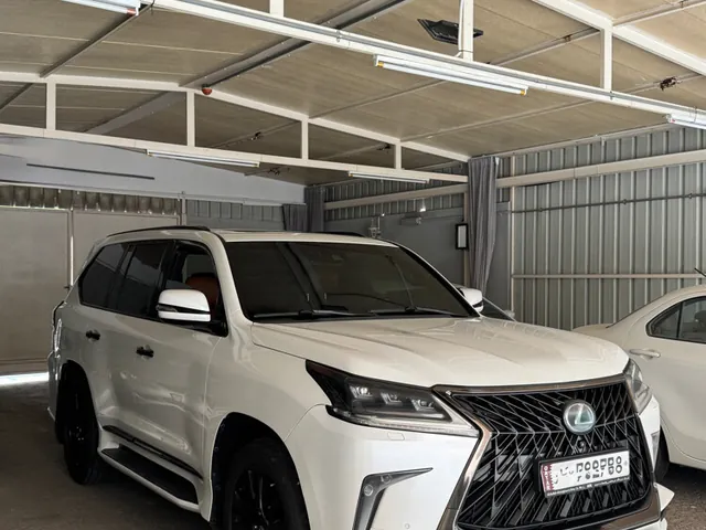 Photo of 2020 Lexus LX 570 Black Edition