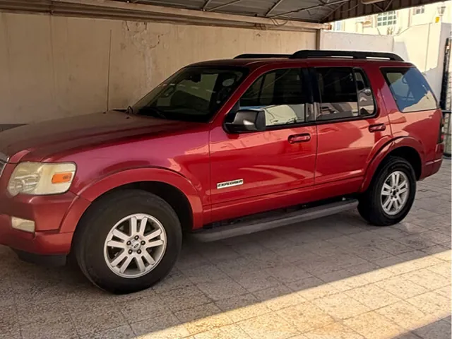 Photo of 2008 Ford Explorer XLT