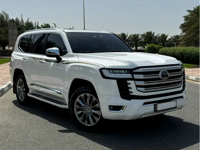 صورة 2025 تويوتا لاند كروزر VXR
