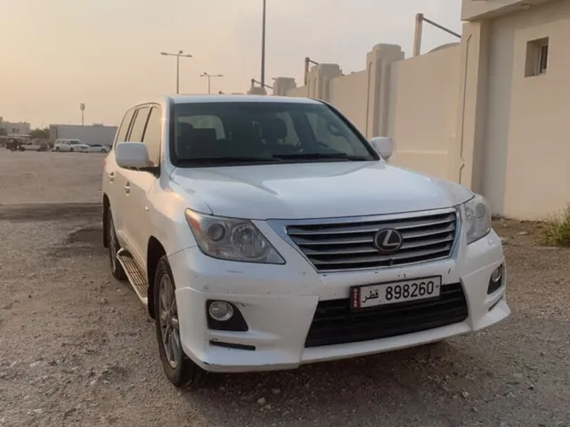 Photo of 2011 Lexus LX 570