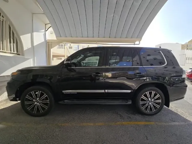 Photo of 2011 Lexus LX 570