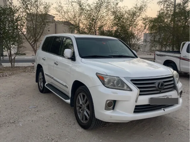 Photo of 2013 Lexus LX 570