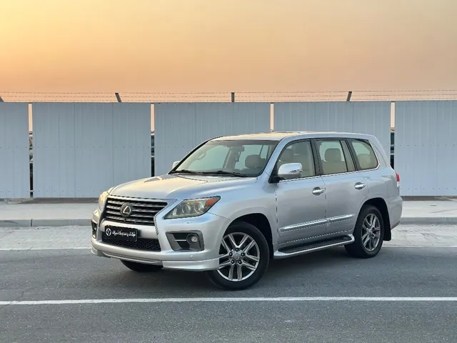 Photo of 2015 Lexus LX 570 S