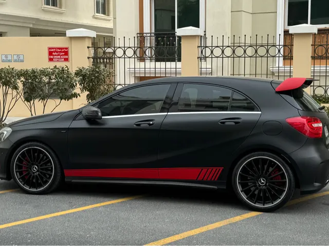 صورة 2015 مرسيدس-بنز A 45 AMG