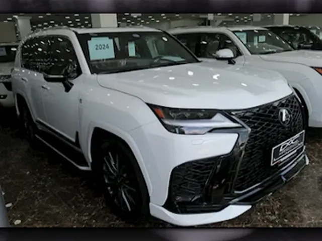 صورة 2024 لكزس LX 600 اف سبورت