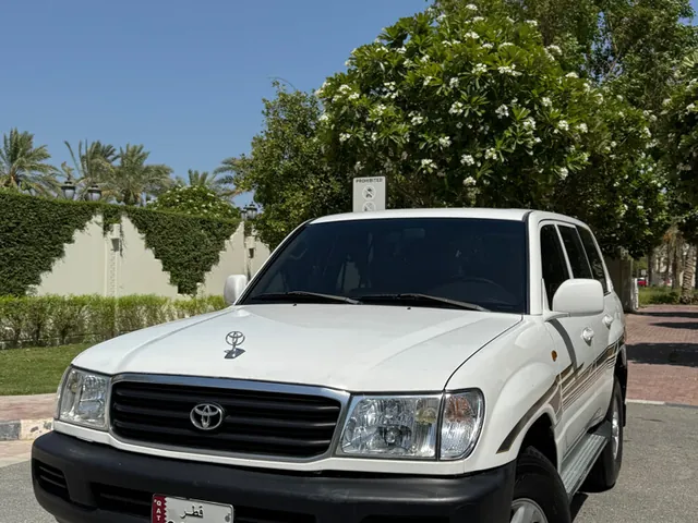 Photo of 2000 Toyota Land Cruiser GX