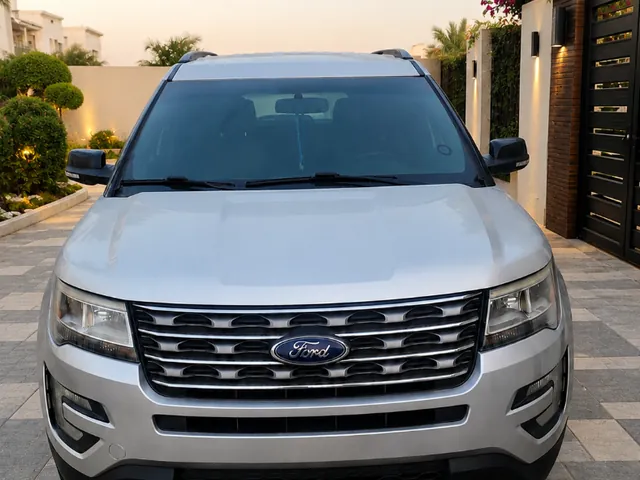 Photo of 2016 Ford Explorer XLT