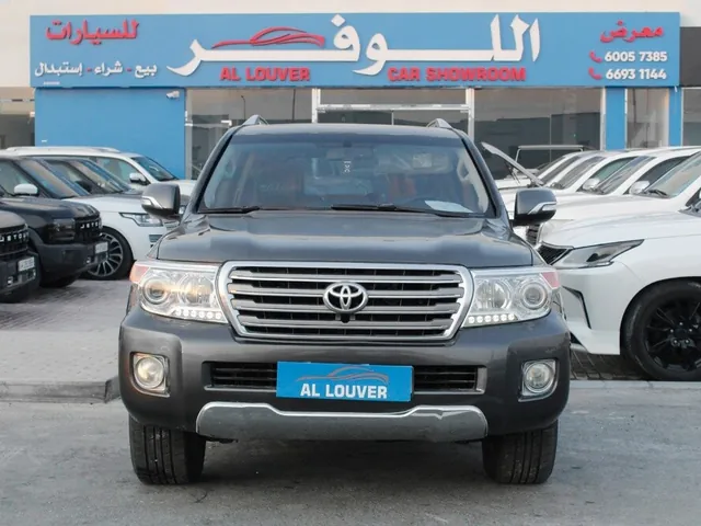 صورة 2015 تويوتا لاند كروزر VXR