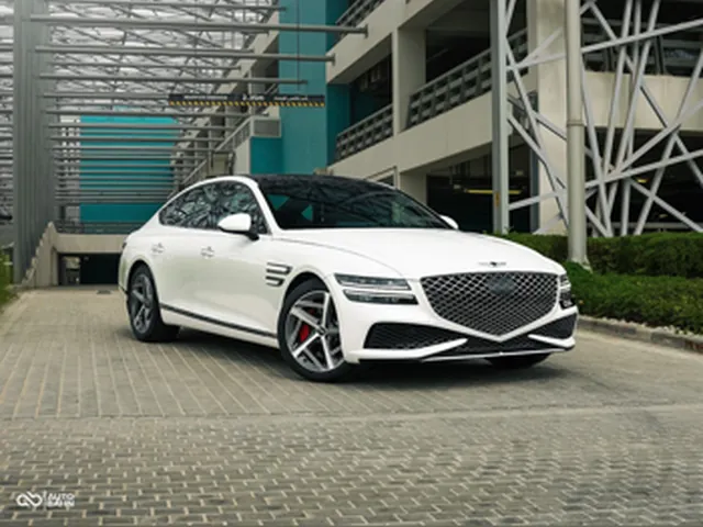 Photo of 2023 Genesis G80